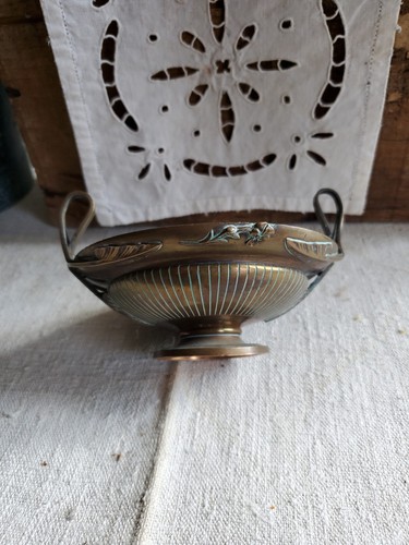 Coupe bronze signée