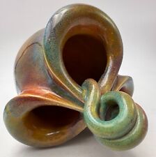 Atypique vase bouquetière corolle en grès signé BUSCH