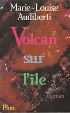 Livre volcan sur l'île