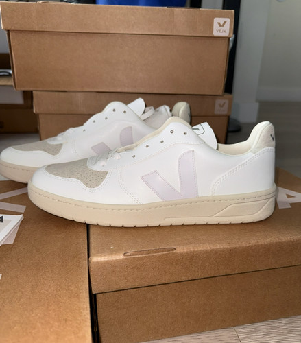 Nwt size veja - nwt, 10