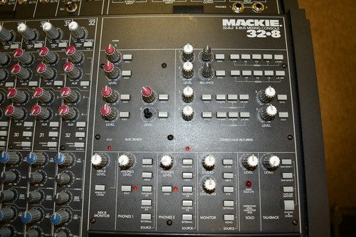 Mackie good condition - 32-8,