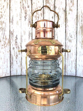 Lampe à pétrole en cuivre et