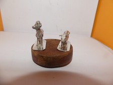 UNE VACHE ET UNE CHEVRE  EN