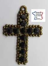 PENDENTIF CROIX en LAITON (ou CUIVRE) et STRASS foncés ;env. 2 X 3 cm/ 21