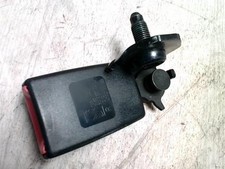 Attache ceinture arriere droit