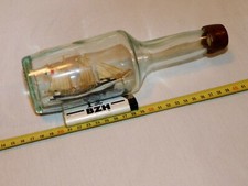 CLAUSTRE  -- JOLI BATEAU EN