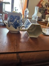 2 tasses en porcelaine fine de Bohème