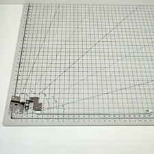 Acer Aspire E5-575 - Charniere d'ecran droite / right screen hinge  FBZAA013010