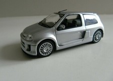 1/43 RENAULT SPORT CLIO V6 1999 sans boite