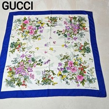 Foulard en soie à fleurs