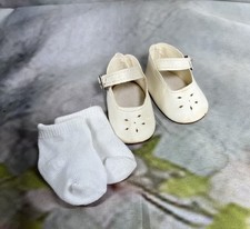CHAUSSURES VINTAGE   & CHAUSSETTES 7CM POUR POUPEE ANCIENNE BELLA RAYNAL SNF