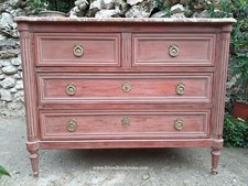 Commode patinée rouge et rose