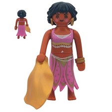 Figurine femme Playmobil robe