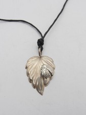 Coccinelle Sur Feuille 