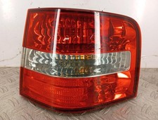 Feu arriere principal droit