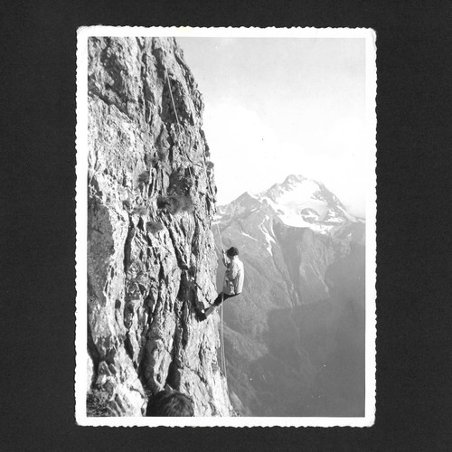 Alpiniste rappel escalade