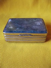 BOITE ANCIENNE EN ONYX VERT.