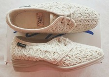 chaussons/chaussures neufs La Vague modèle Guinée beige taille 36 (pa)