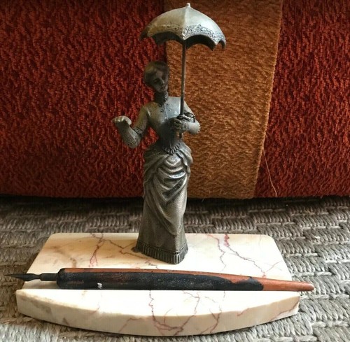 Ancien porte plume statue