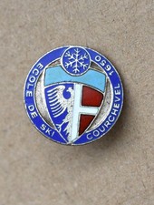 Rare et Joli Insigne, broche a vis " école de ski ESF Courchevel 1650 "  vintage