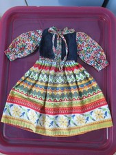 Robe de présentation poupée