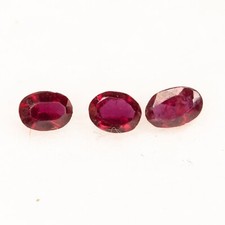 Pierre précieuse 3 pcs rubis naturel deep red de 0.51 carats coupe ovale