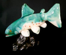 Truite fario en céramique sur