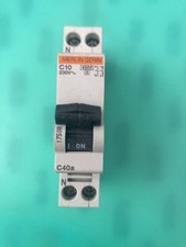 disjoncteur 230v  c10  c40a merlin gerin 17508