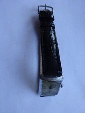 Boîtier rectangulaire de montre vintage Lov à remontage manuel