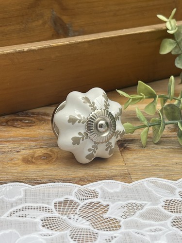 Boutons tiroirs portes - boutons, en