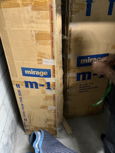 Mirage black speaker towers - black,