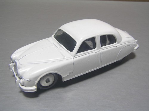 Corgi toys 208 jaguar 4 - toys,