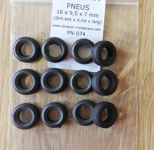 Lot pneus gomme pour - de,