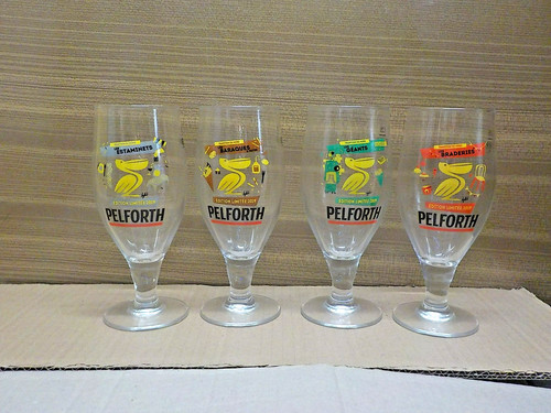 Verre pied biere - ,