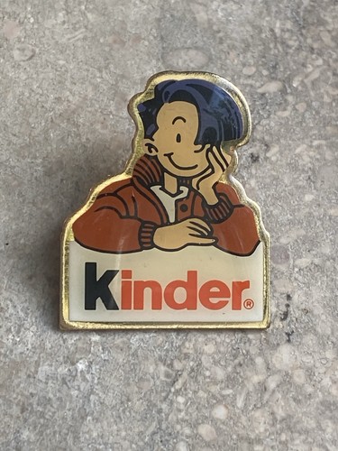 Pin kinder caroline - pin’s,