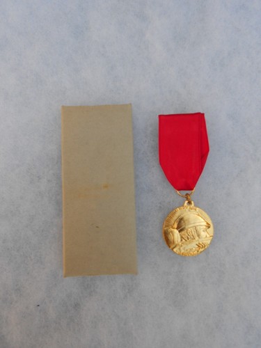 Médaille hommage aux - "en,