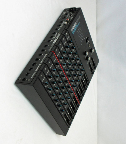 Boss 8ch compact - 8ch, stereo