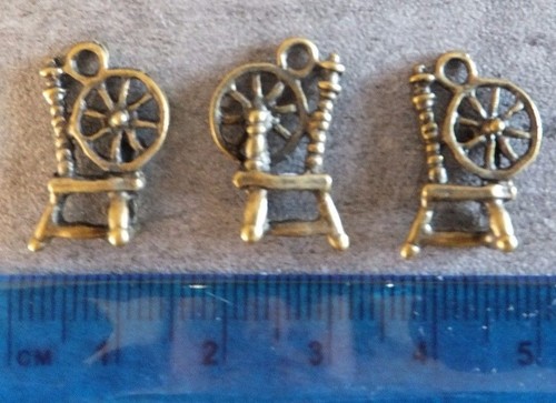 Lot breloques rouet de - rouet,