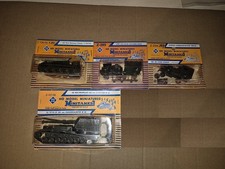 Lot de véhicules de l'armée