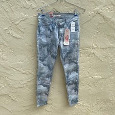 Levi’s skinny jeans