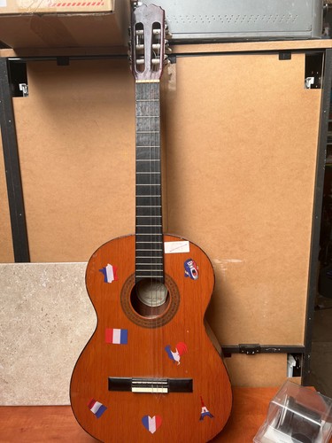 Guitare classique acoustique