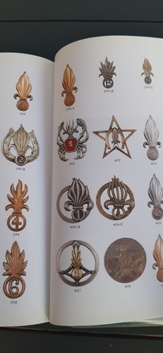 Grand livre des - le, insignes