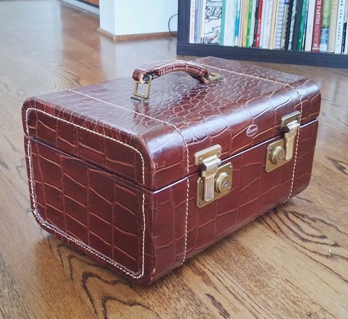 Vintage towne train case - vintage,