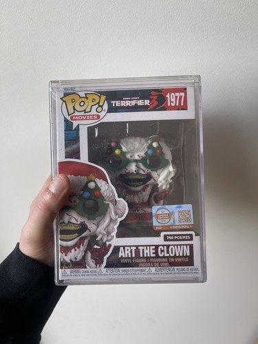 Hand funko pop - in-hand,