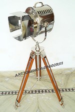 Lampadaire en bois pour