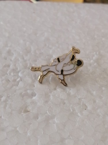 Pin pins - pin's,