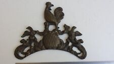 Ancien curieux fronton COQ en bronze d'horloge comtoise.