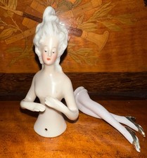 Demi-figurine Marquise femme et jambes  Porcelaine Biscuit Allemand numéroté