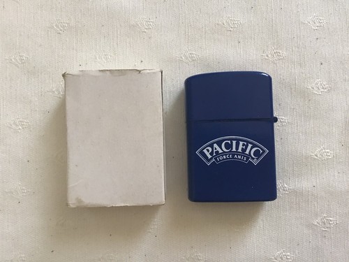 Briquet type zippo bleu - type,