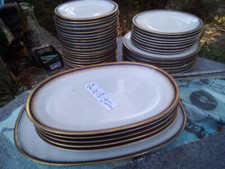 Service de table 42 pièces